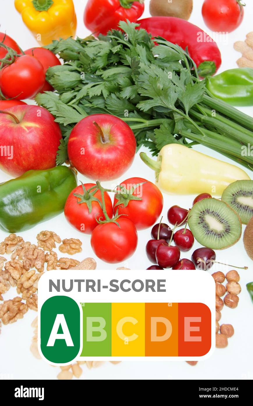 Symbolfoto gesunde Ernährung, Obst, Gemüse, Arbeitnehmererfindergesetz, Kirschen, Erdnüsse, Paproka, Rettich, Tomaten, Walnüsse, Kiwi, Apfel, Siegel, Nährwertq Nutri-Score Stockfoto