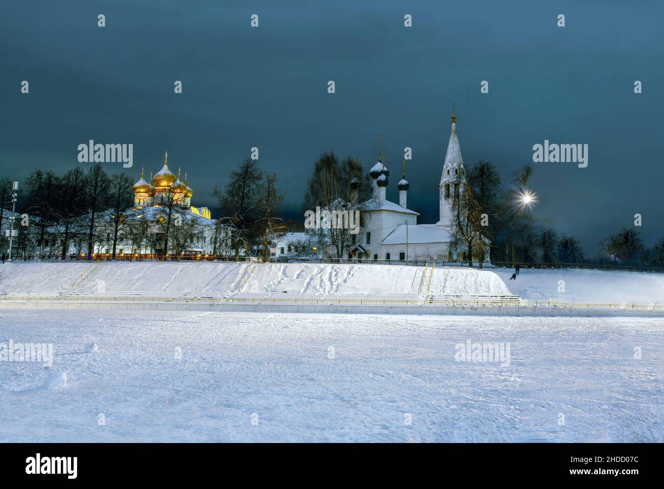 Fantastische Aussicht auf die Kirche des Erlösers auf der Stadt. Jaroslawl Stadt - eine der wichtigsten Städte des Goldrings Russlands (historischer Ring der Städte Stockfoto