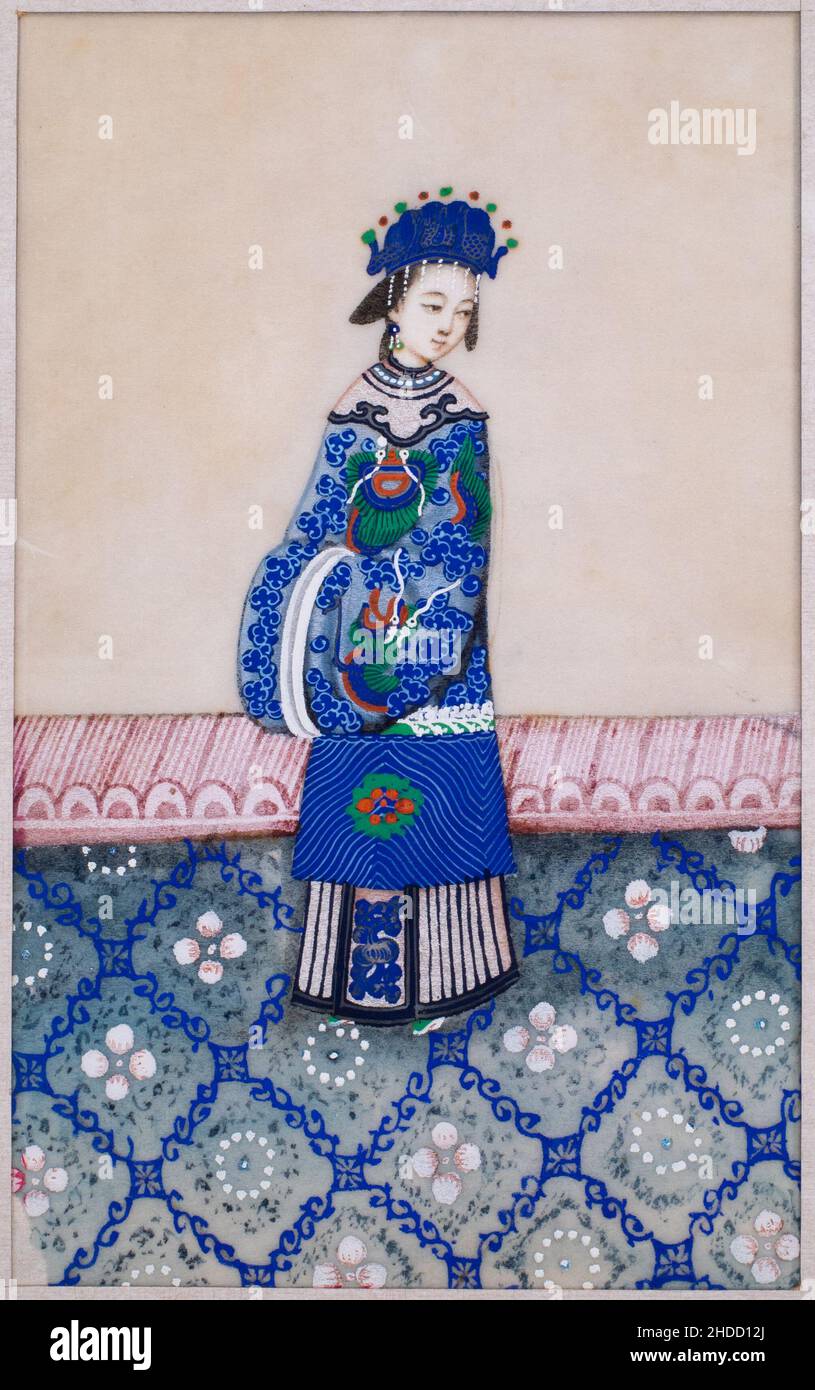 Antikes chinesisches Exportgemälde auf Pith-Papier, das einen Hofbeamten in bestickter Drachenrobe und Kopfbedeckung aus Mandschu darstellt. 19th. Jahrhundert, Qing-Dynastie Stockfoto