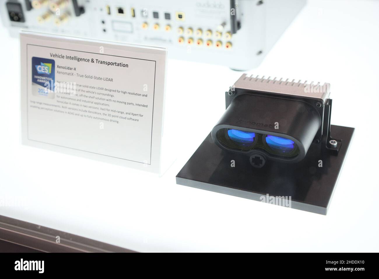 Las Vegas, Usa. 05th Januar 2022. Ein Blick auf das XenomatiX - True-Solid-State-LiDAR-Gerät, das am Mittwoch, den 5. Januar 2022, auf der International CES 2022 im Sands Convention Center in Las Vegas, Nevada, zu sehen ist. Das Gerät ist eine eigenständige Standardlösung für autonome und industrielle Anwendungen. Foto von James Atoa/UPI Credit: UPI/Alamy Live News Stockfoto