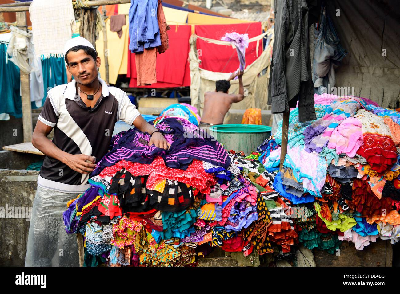 Die Open-Air-Wäscherei Saat Raasta Dhobi Ghat in der Nähe der Mahalaxmi Station in Mumbai. Stockfoto