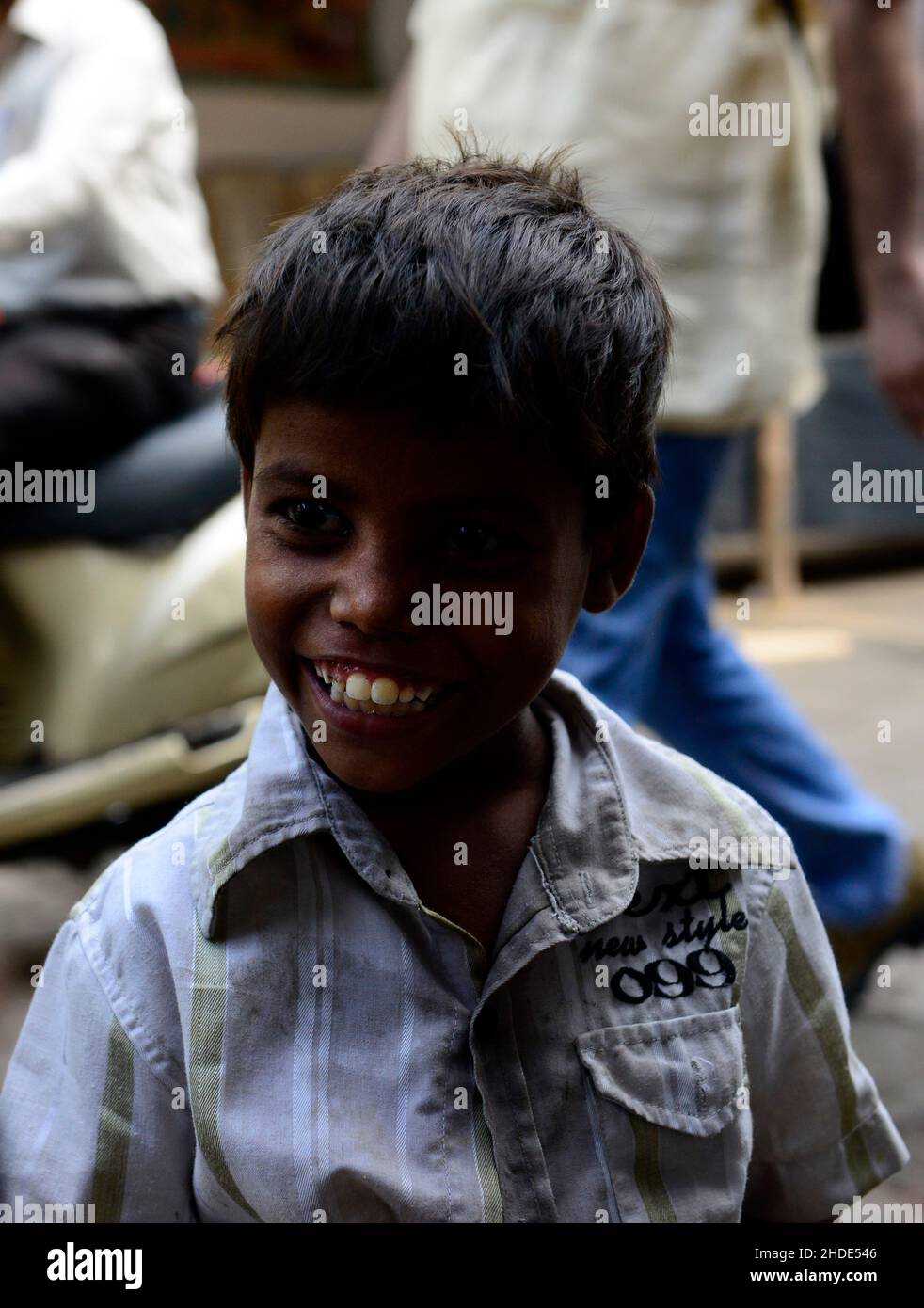 Ein Junge, der lächelt. Mumbai, Indien. Stockfoto