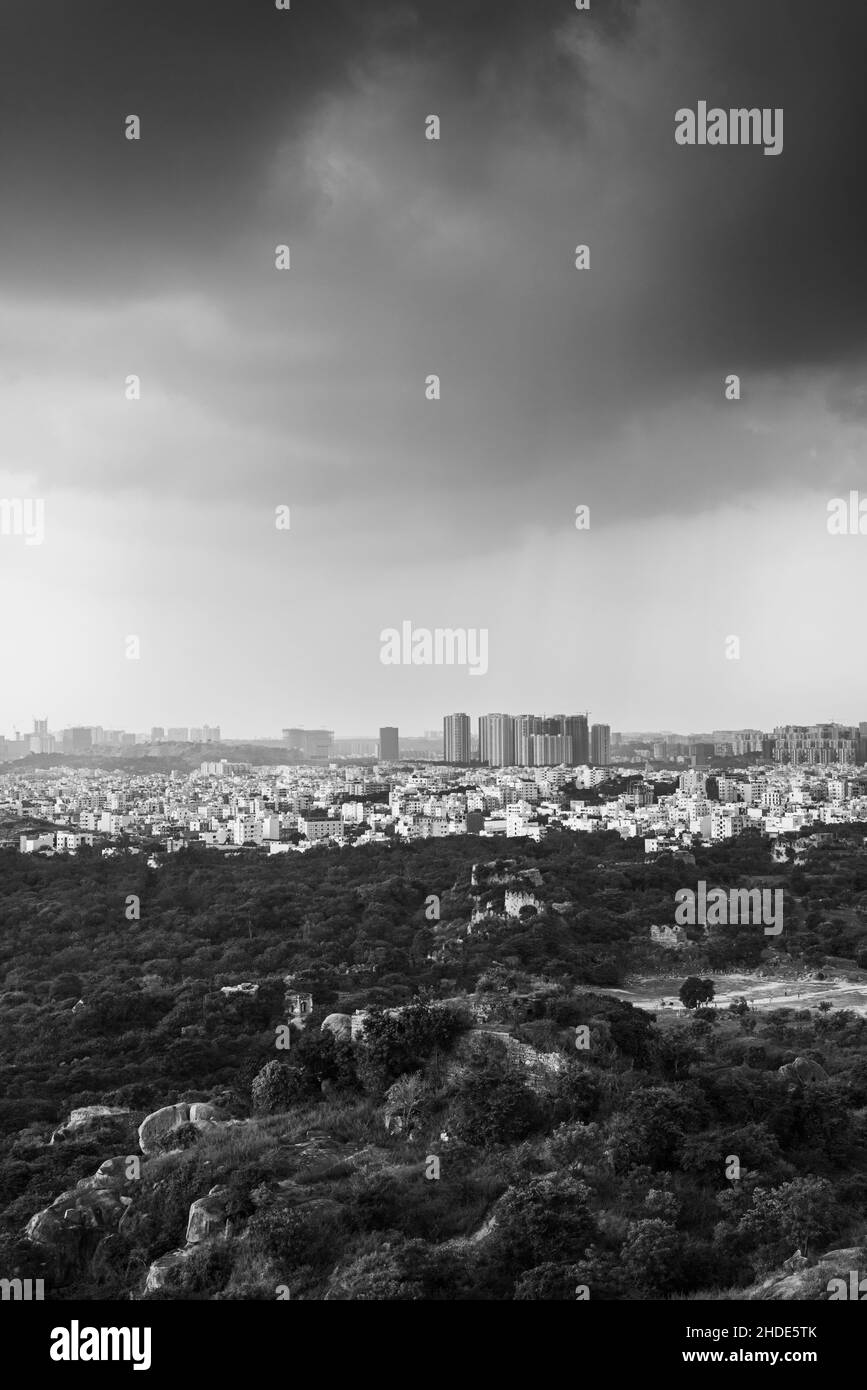 Ein Blick auf Hyderabad High-Tech-Stadt von den Ruinen des Golconda Fort Stockfoto
