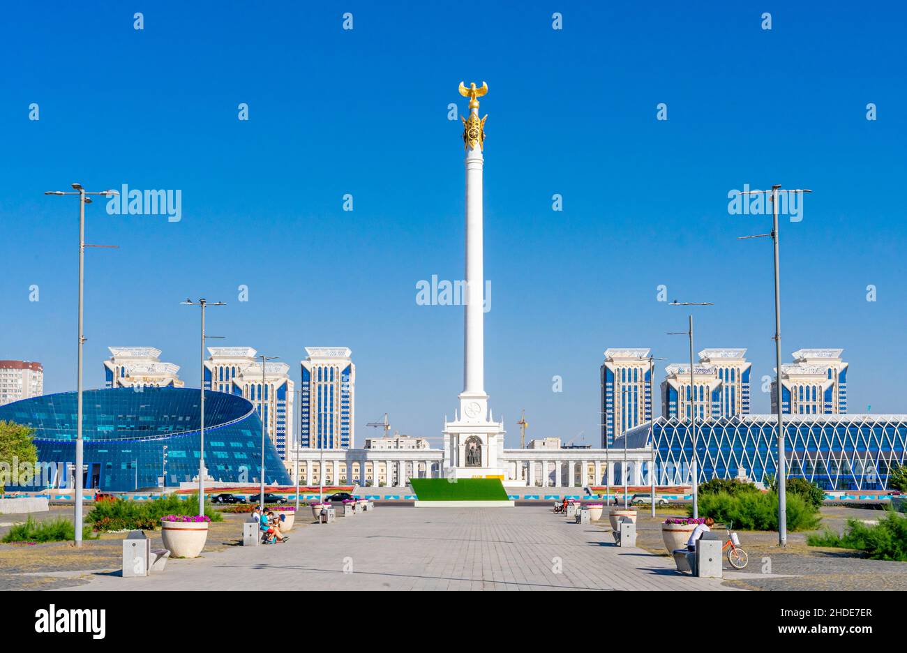 Denkmal Kasachisch Eli auf dem Unabhängigkeitsplatz, mit 91-Meter-Säule. Wahrzeichen in Astana, nur-Sultan, Kasachstan, zentralasien, wurde 2006 eröffnet Stockfoto