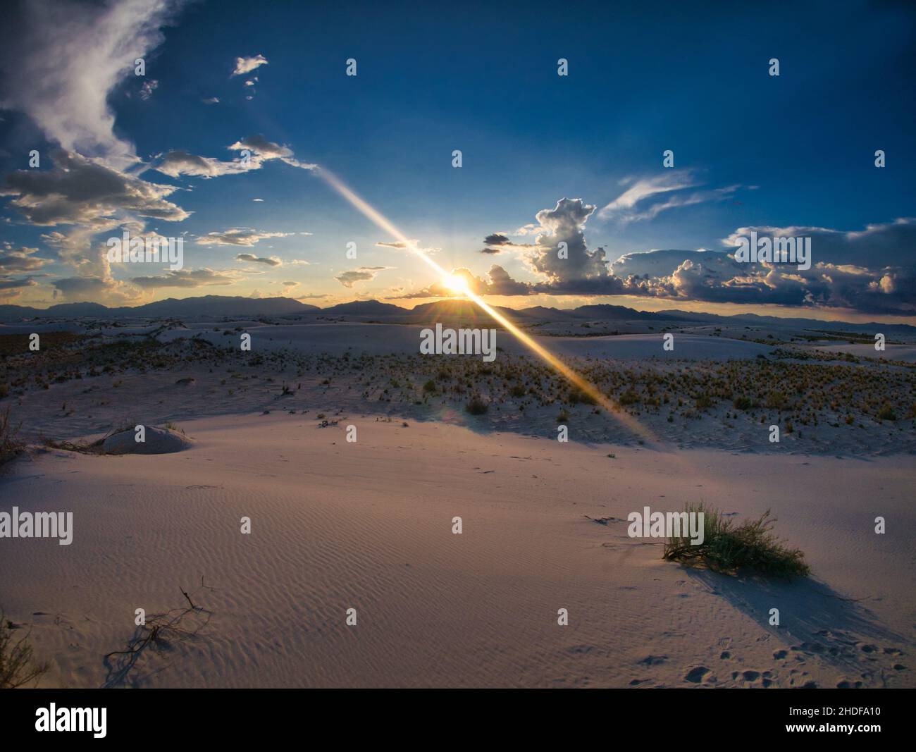 Sonnenuntergang, weißes Sanddenkmal, Sonnenuntergänge, weiße Sanddenkmäler Stockfoto