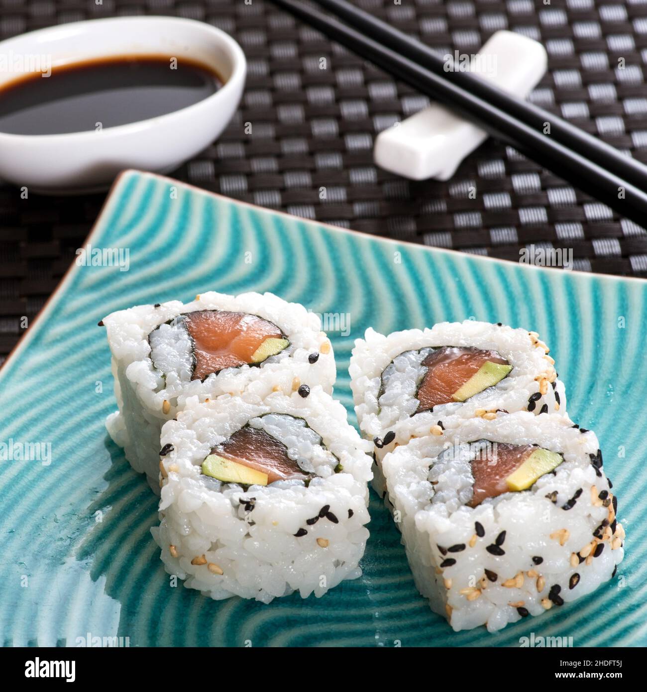 Sushi, Rollen von innen nach außen, sushi Stockfoto