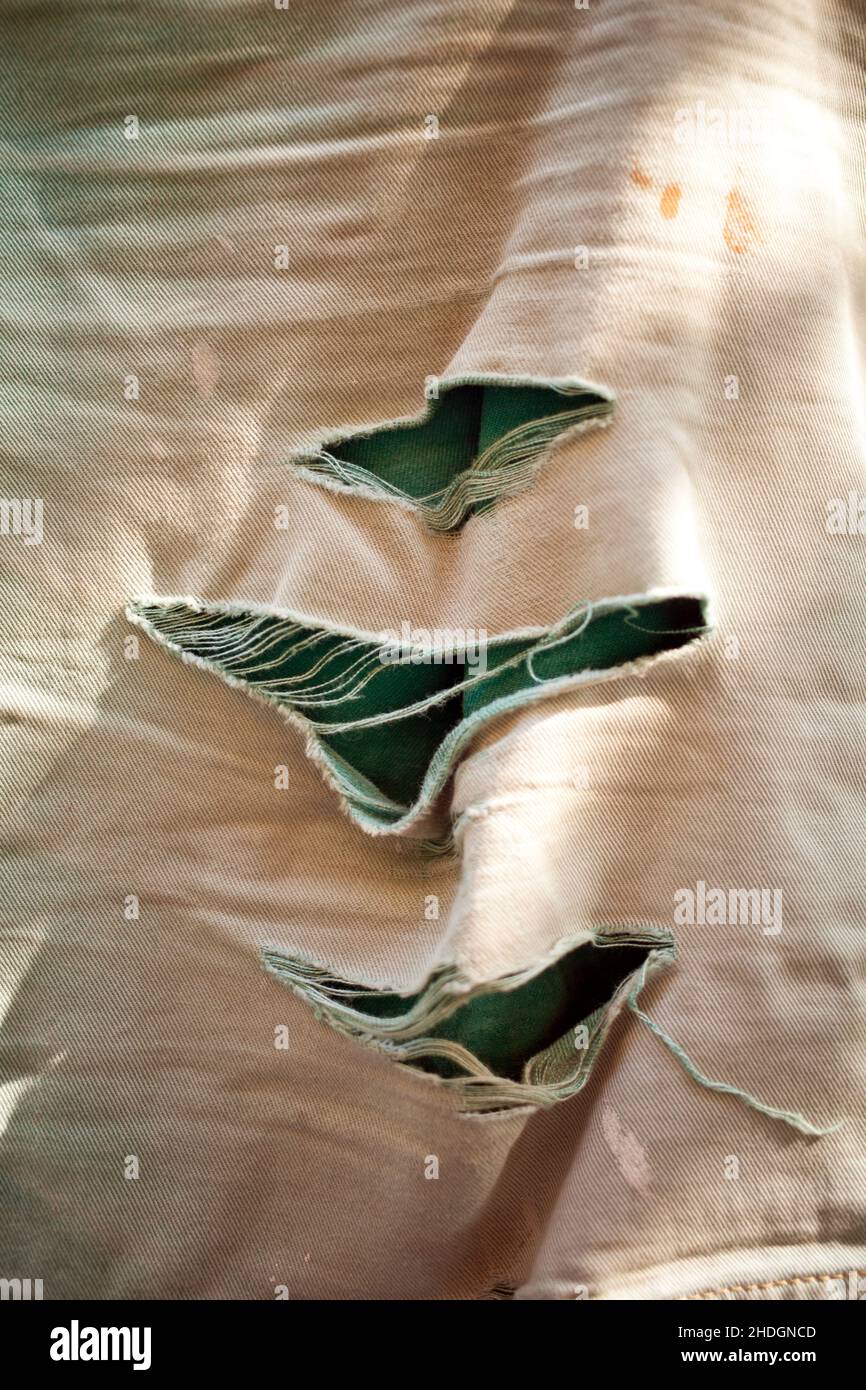 Rissig zerrissen -Fotos und -Bildmaterial in hoher Auflösung – Alamy