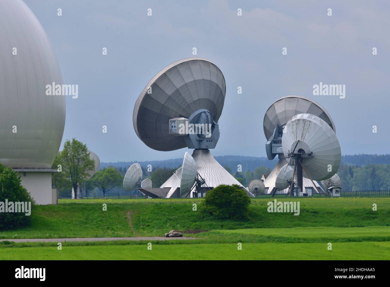 Radioteleskop, Radiosender, Forschungsstation, Radioteleskope, Radiosender, Ort der Forschung, Forschungsstationen Stockfoto