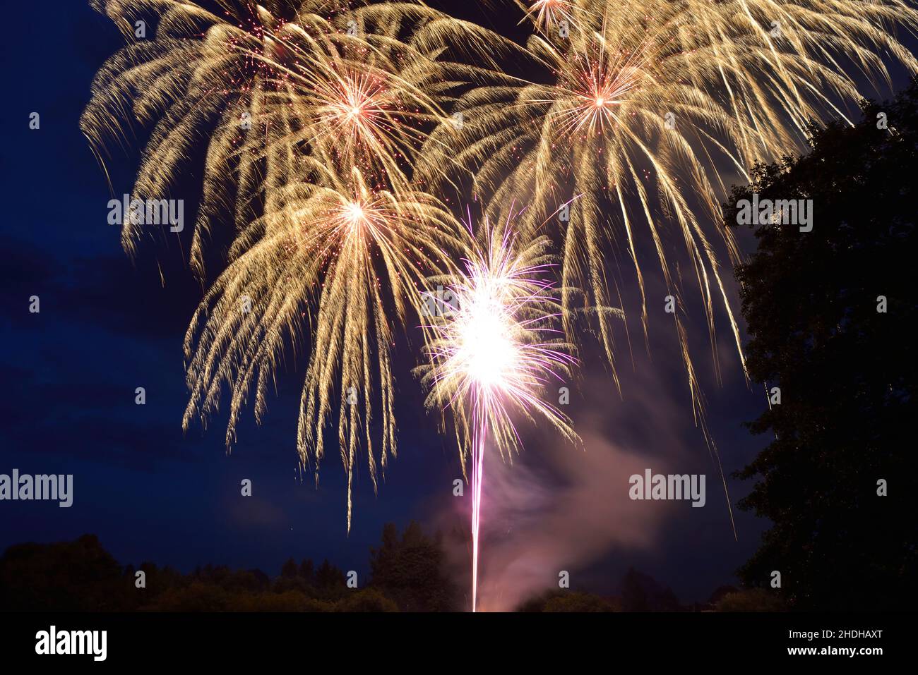 Pyrotechnik, Feuerwerksrakete, Feuerwerkskörper Raketen, Himmelsrakete Stockfoto