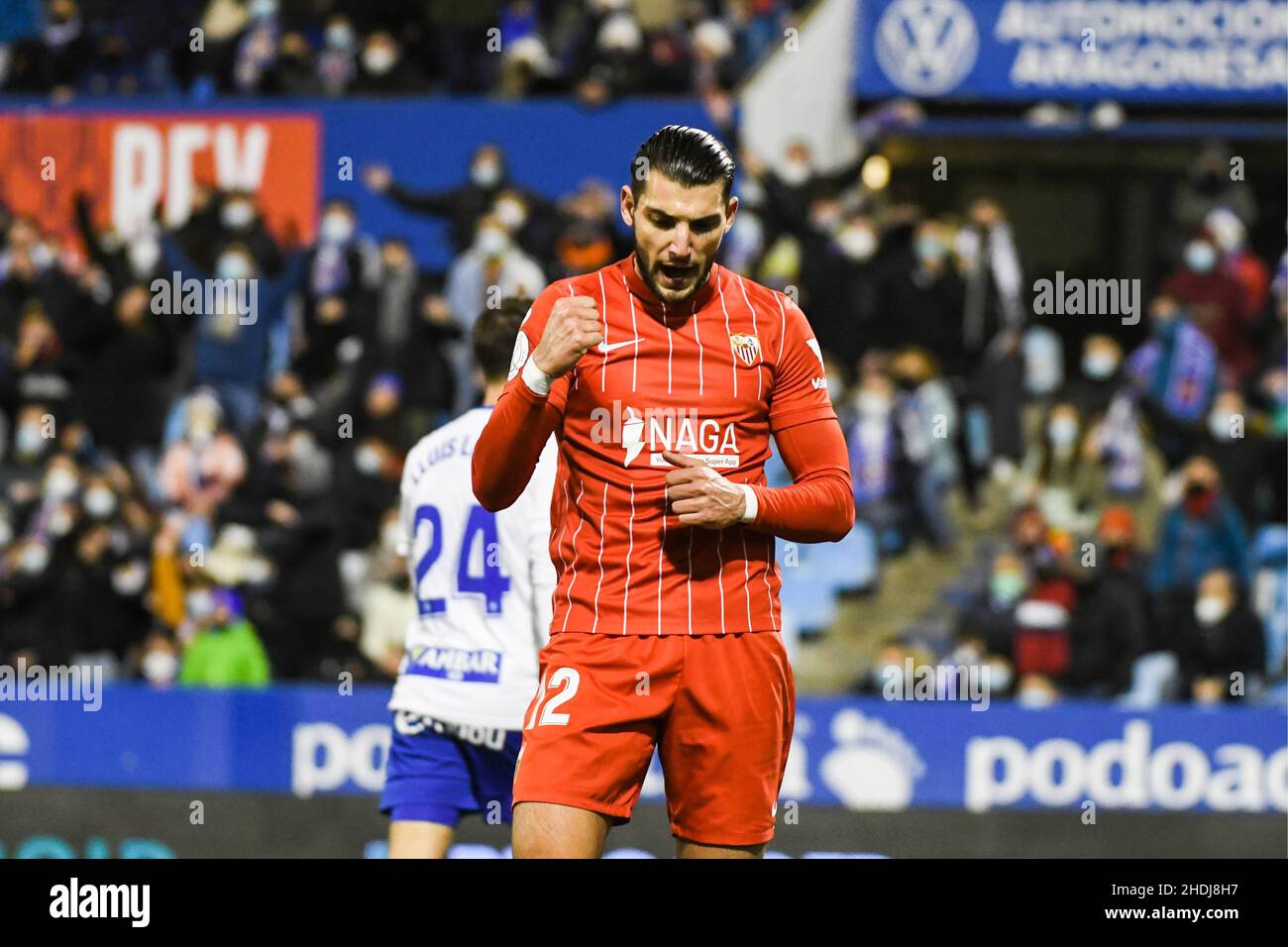 Spanien. 06th Januar 2022. RAFA MIR (12) DEL SEVILLA FC CELEBRA EL SEGUNDO GOL DURANTE EL PARTIDO DE COPA DEL REY DISPUTADO EN LA ROMAREDA. ZARAGOZA, 6 DE ENERO DE 2022. FOTO: ALVARO SANCHEZ Quelle: CORDON PRESS/Alamy Live News Stockfoto