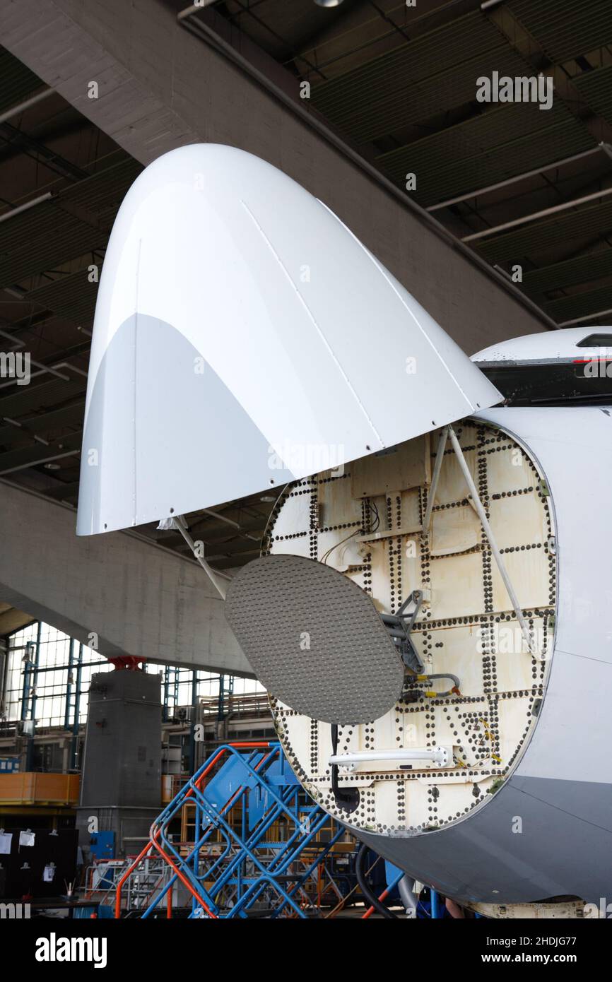 Reparatur, Nasenkonus, Flugzeugwartung, Reparaturen, Nasenkonus, Luftfahrzeug-Wartungsprüfungen, Flugzeugwartung, Reparatur Stockfoto