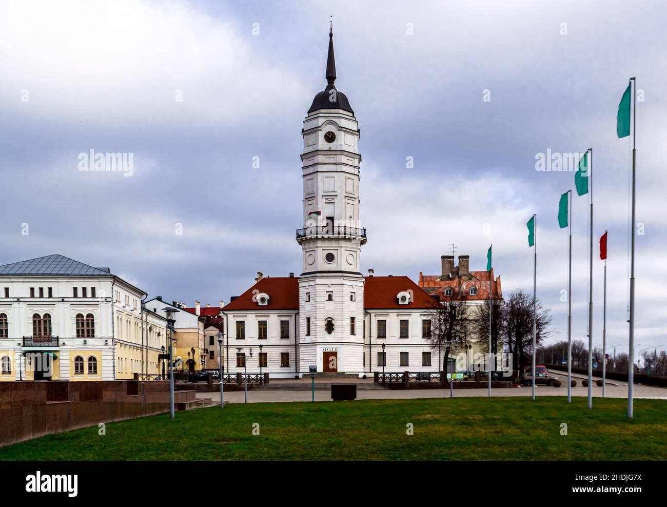 Mogilev, Weißrussland - 28. November 2021: Rathaus von Mogilev (Wiederaufbau), Weißrussland. Stockfoto