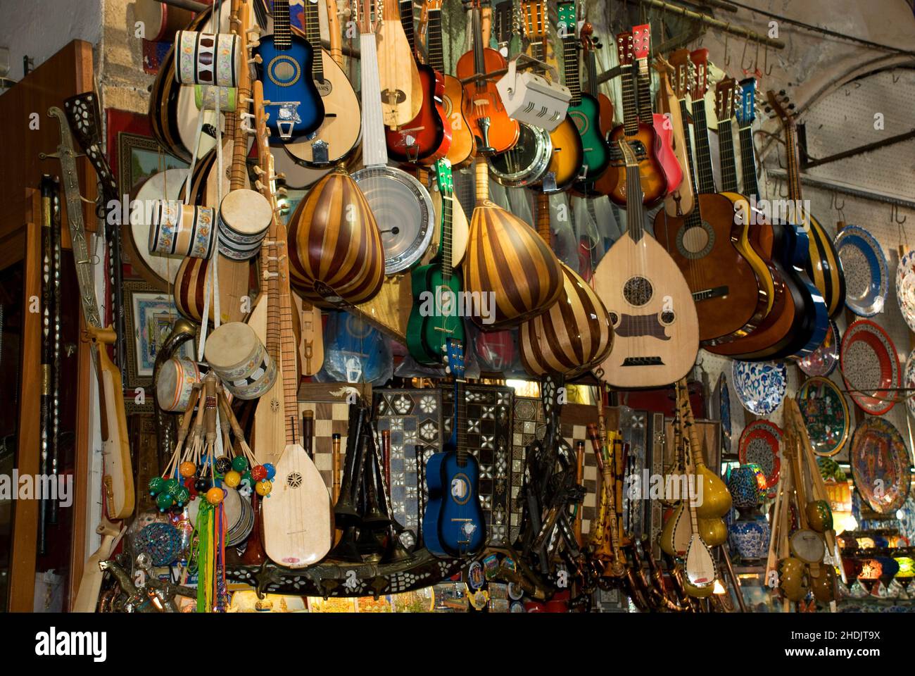 Musikinstrument, Basar, Musikinstrumente, asiatischer Markt, Basare Stockfoto