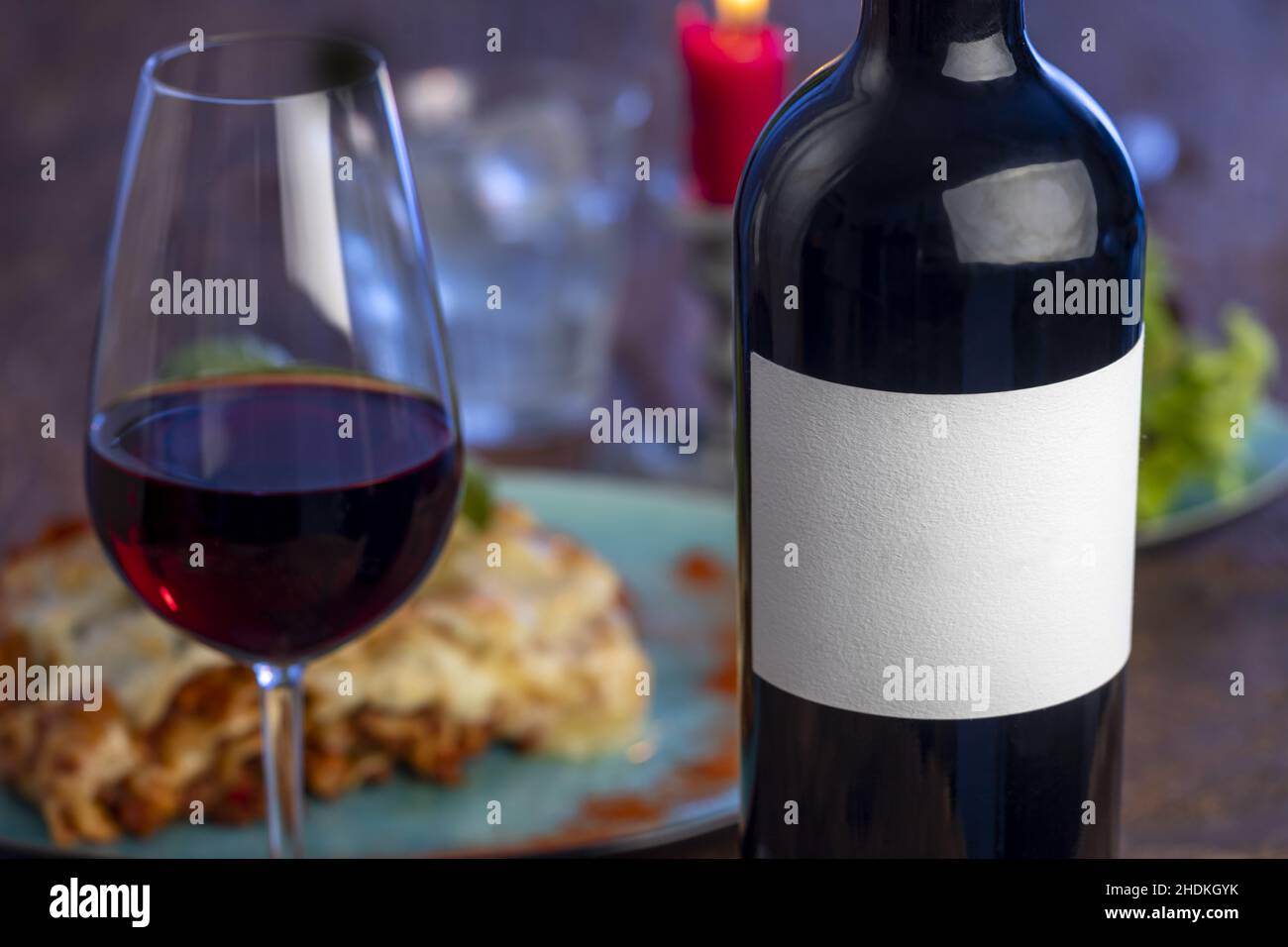 Kopierraum, Weinglas, Rotwein, Kopierraum, Glasware, Rotweine Stockfoto