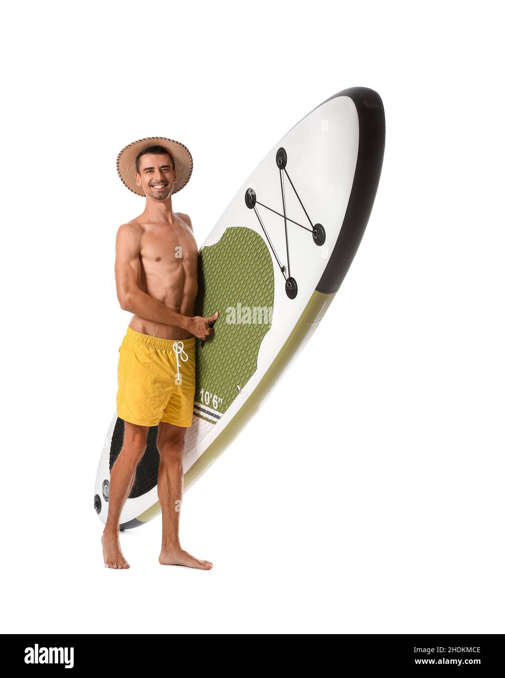 Hübscher junger Mann mit Brett zum Sup-Surfen auf weißem Hintergrund Stockfoto