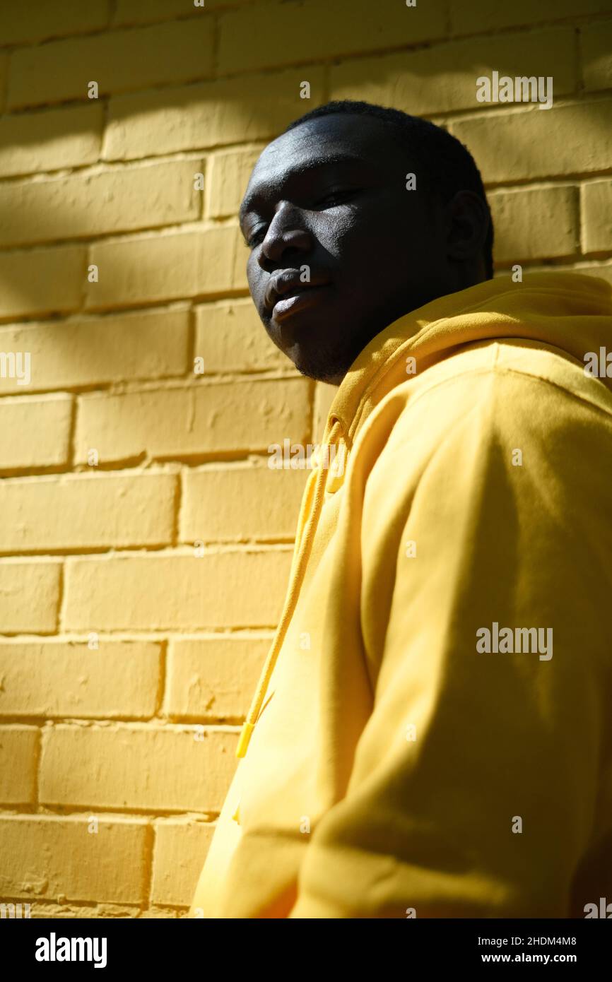 Mann, ernsthaft, dunkelhäutig, Kerl, Männer, afrikanisch, ethnisch Stockfoto