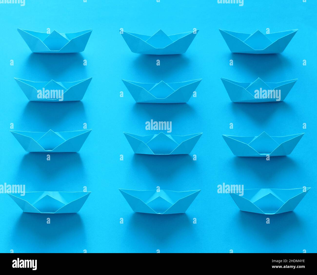 Blau, Papierboot, Origami, Blues, Papierboote, origamis Stockfoto