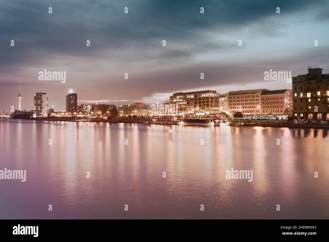 berlin, Ufer des Spree-Flusses, Ufer der Spree-Flüsse Stockfoto