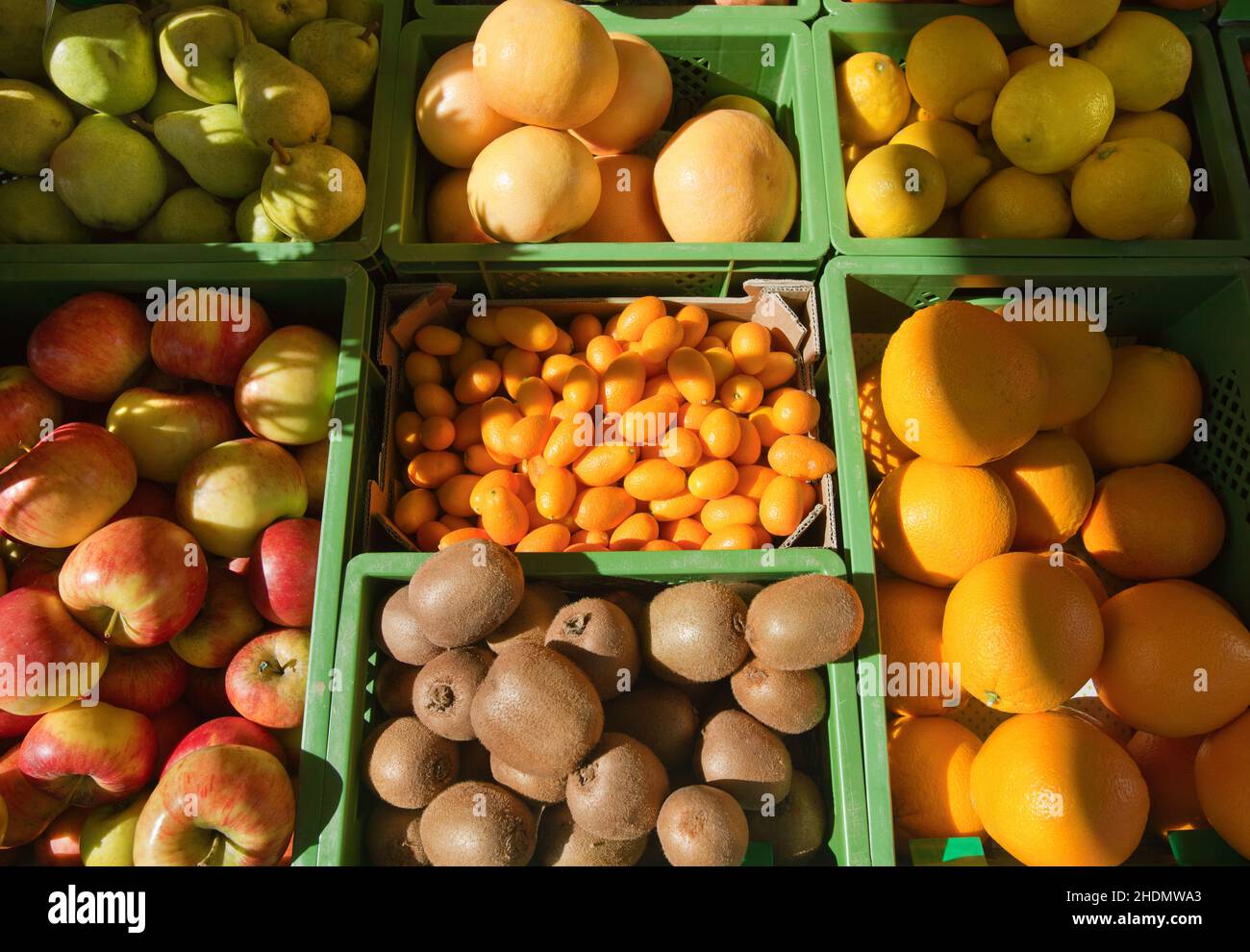 Obststand Fruit stands -Fotos und -Bildmaterial in hoher Auflösung – Alamy