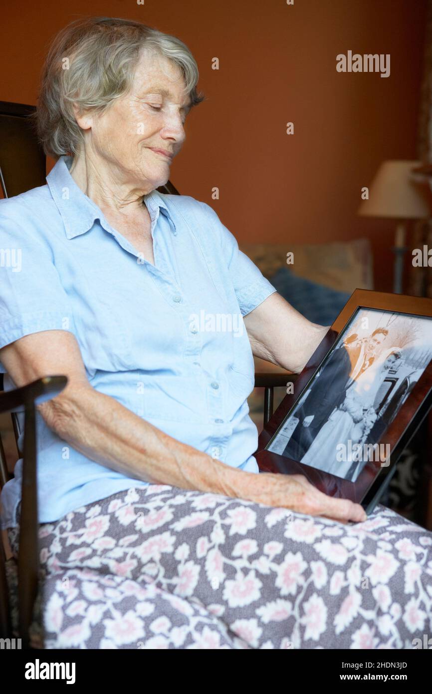 Ältere, alte, alte, alte, senioren, Vergangenheit, erinnert sich Stockfoto