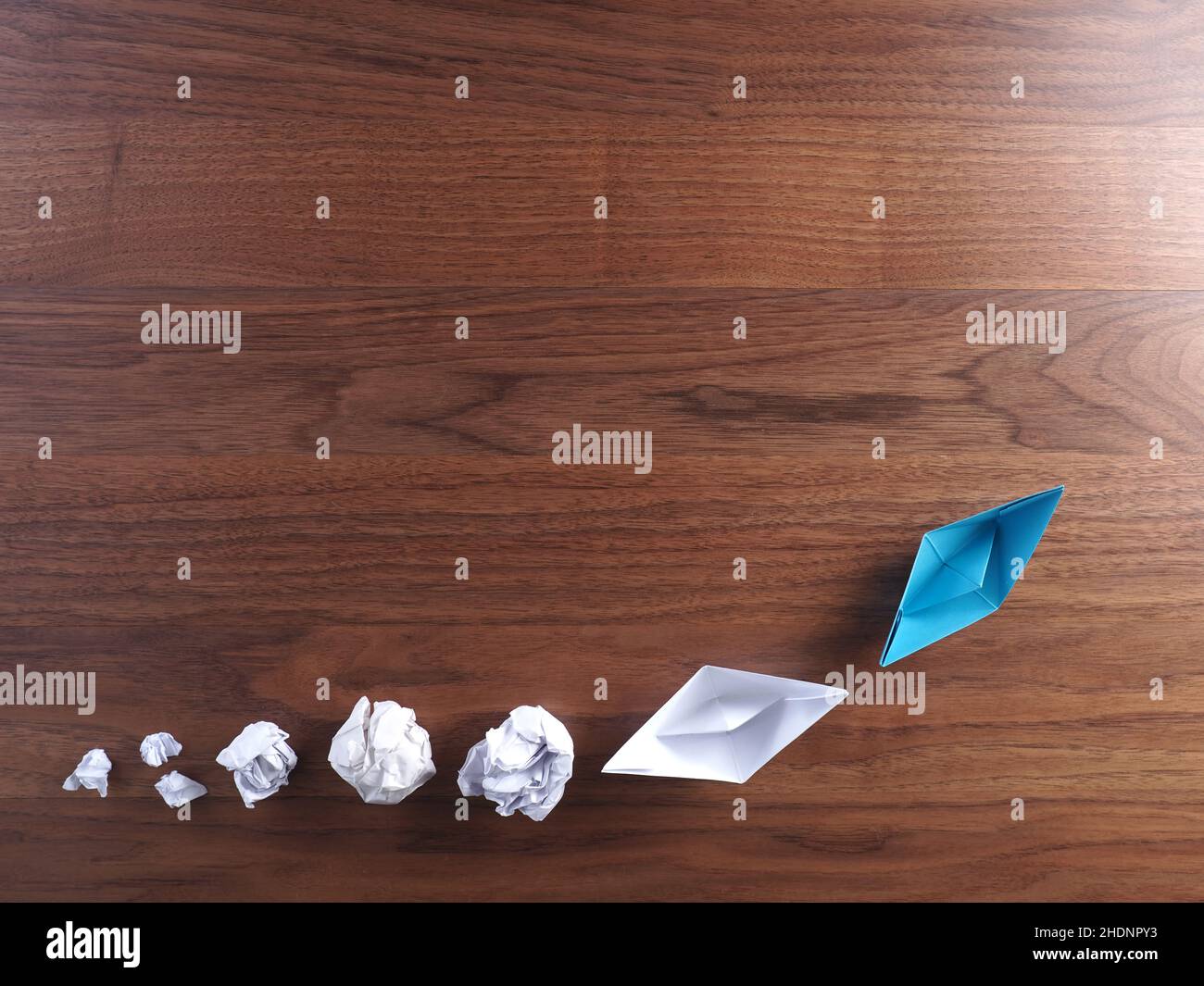 Wachstum, Papierboot, Innovation, Wachstum, Aufstieg, Papierboote, Innovationen Stockfoto