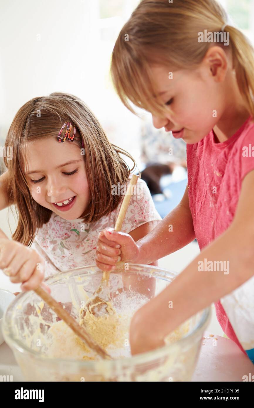 Kind, Mädchen, backen, Kinder, Kinder, Kinder, Kinder, Mädchen Stockfoto