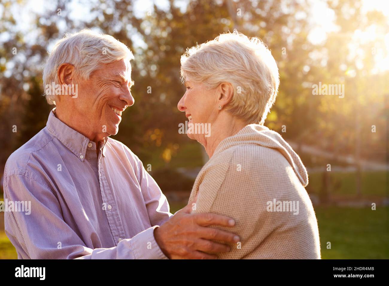 Zuneigung, Romantik, Älteres Paar, Zuneigung, Romanzen, Ältere Paare Stockfoto