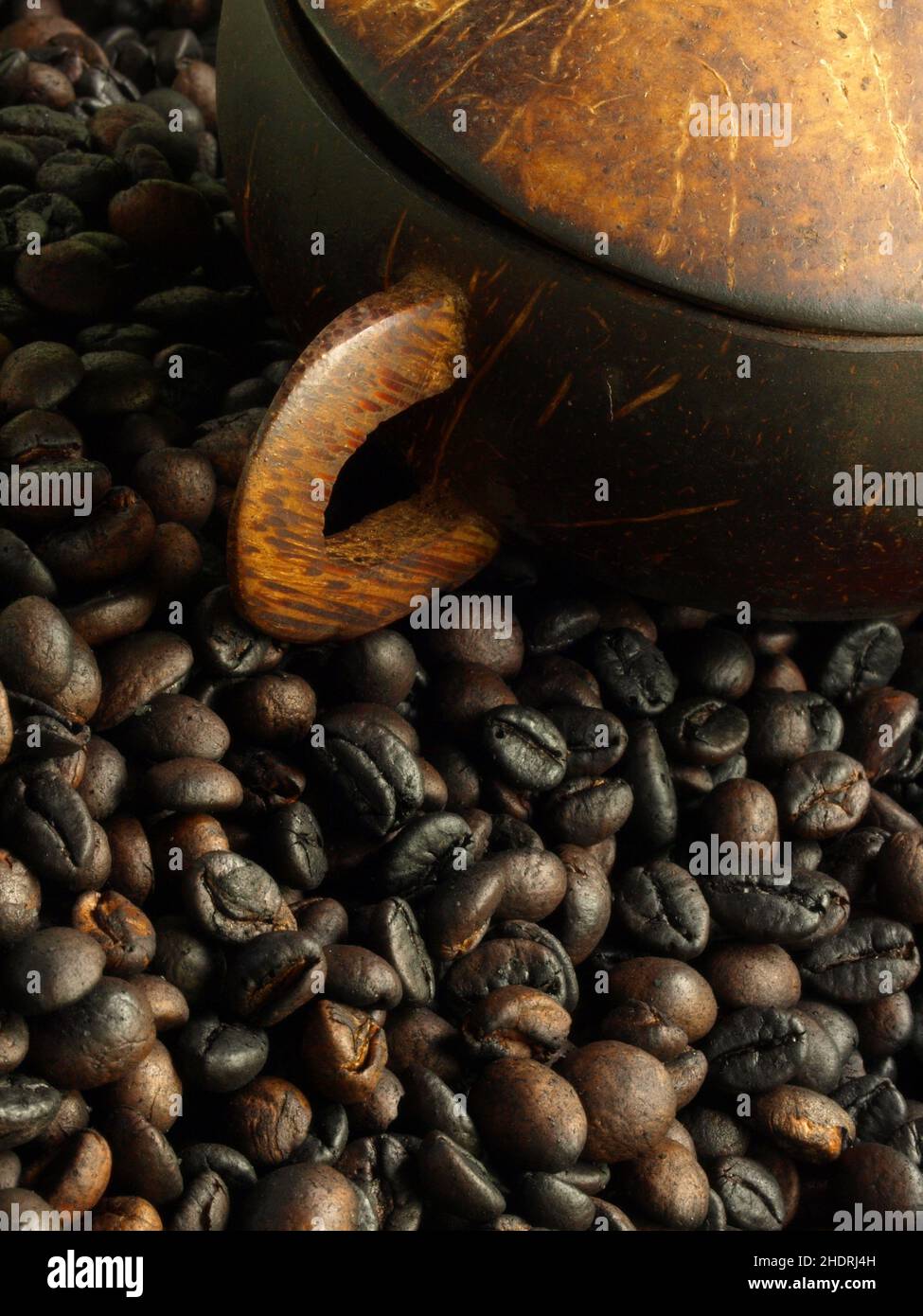 Kaffeebohne, Röstung, Holzbehälter, Kaffeebohnen, Holzbehälter Stockfoto