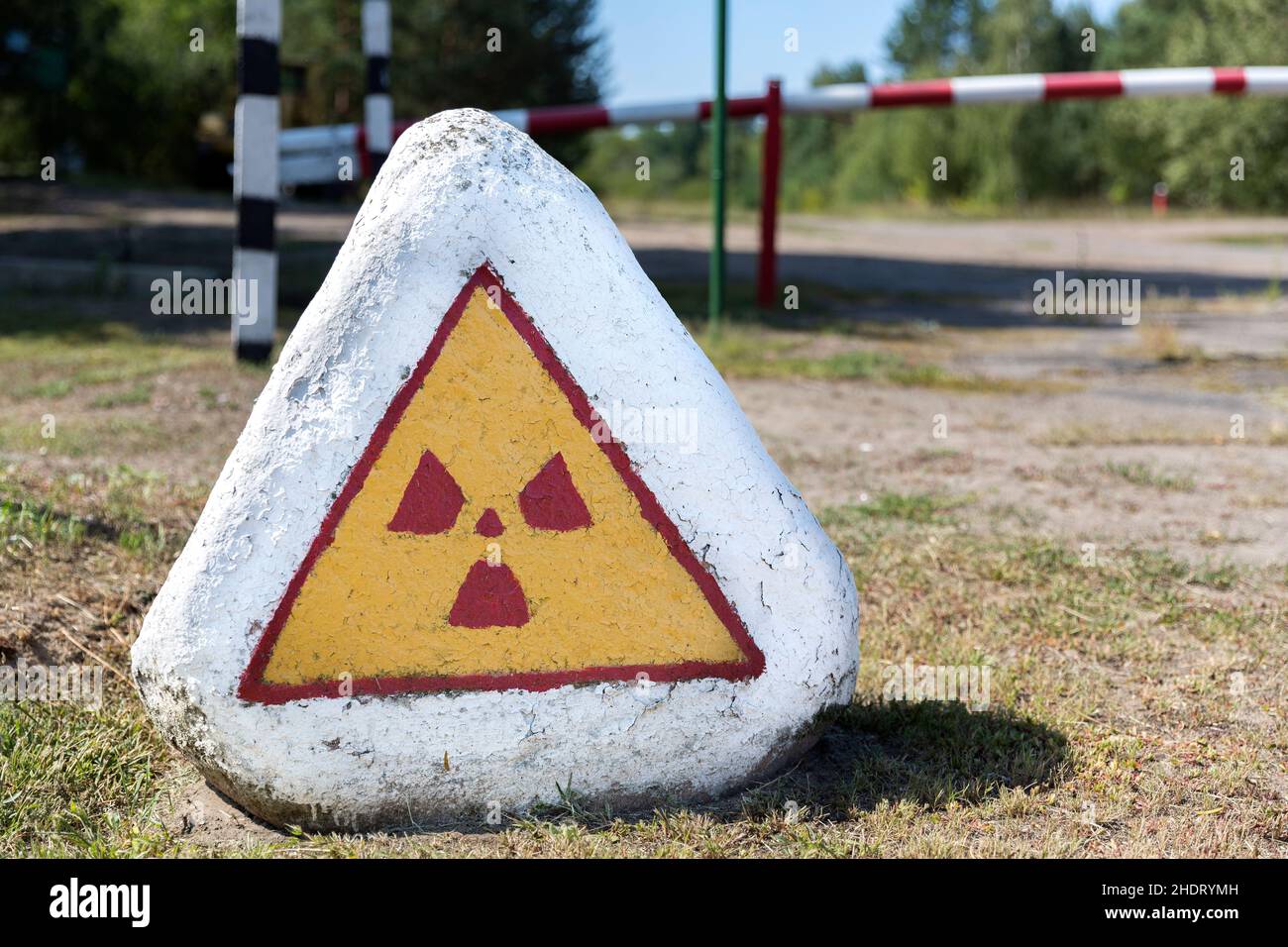 Warnung, Sperrzone, Radioaktivität, tschernobyl, Sperrzone, Ausschlusszone, aktiv, Aktivität, Radioaktivität Stockfoto