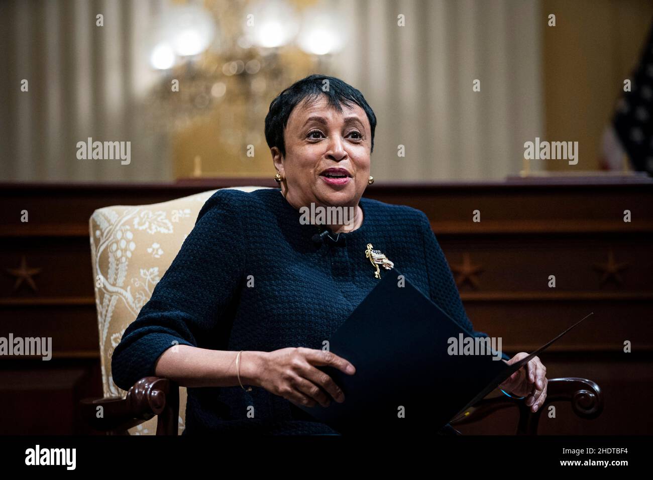 Die Bibliothekarin des Kongresses Carla Hayden spricht während einer Diskussion mit den Historikern Doris Kearns Goodwin und Jon Meacham am Donnerstag, dem 6. Januar 2022, auf dem Capitol Hill in Washington darüber, wie „die Erzählung vom 6th. Januar etabliert und bewahrt werden kann“. Foto von Al Drago/Pool/ABACAPRESS.COM) Stockfoto