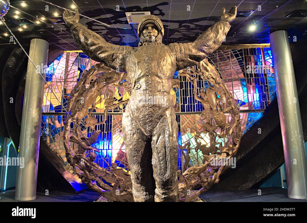 Das Denkmal dem ersten Kosmonauten im Museum der Kosmonauten. Stockfoto