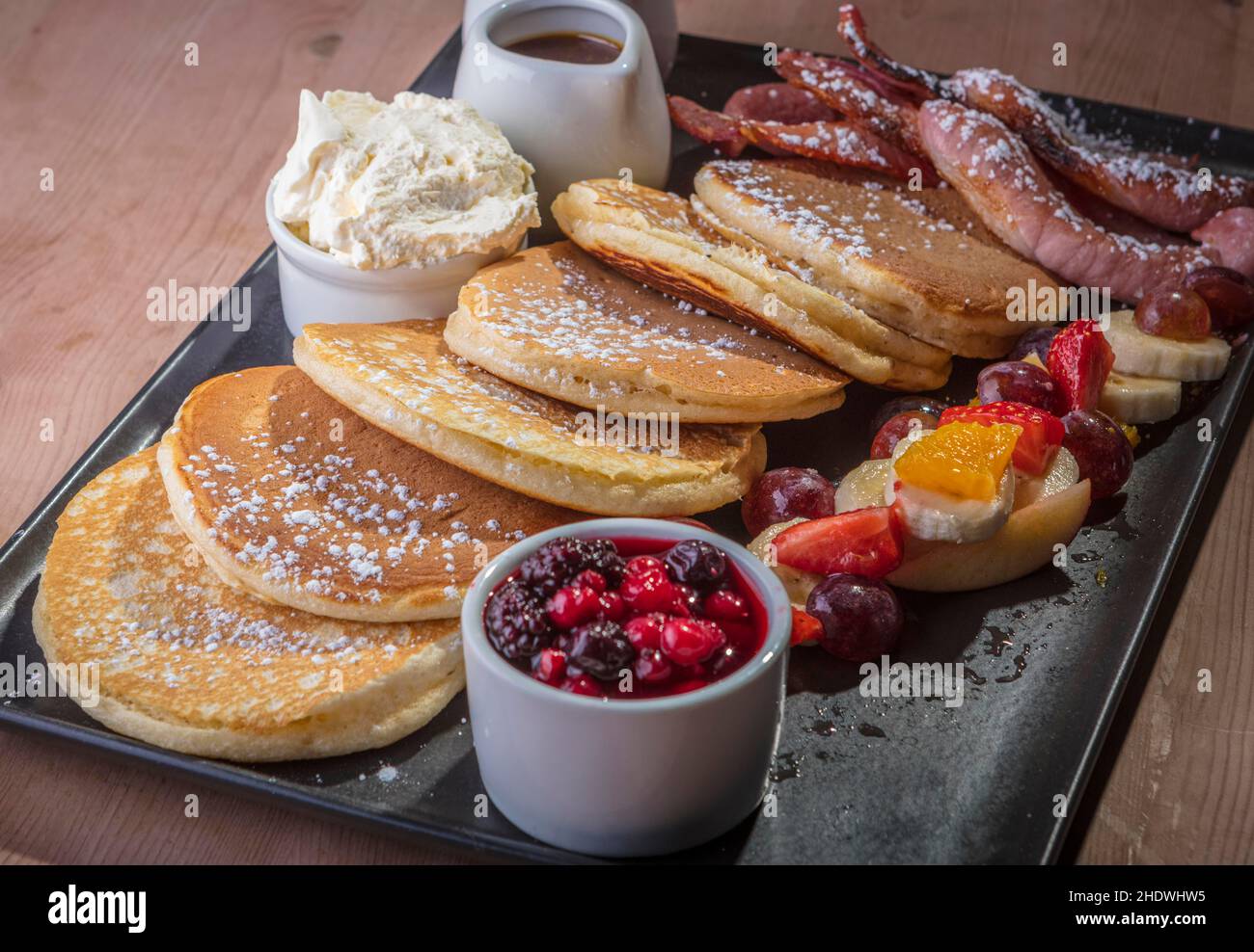 Pub Essen und Mahlzeiten zum Frühstück und Mittagessen Stockfoto