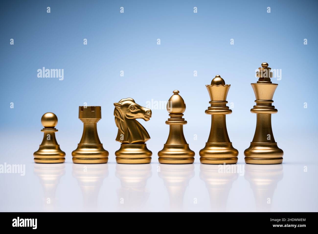 Schachspiel-Strategie Und Pfandspiel-Herausforderung. Sportschlacht Stockfoto