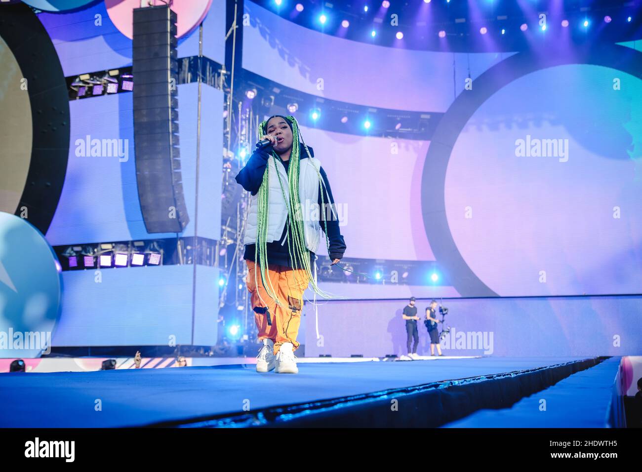 Bern, Schweiz. 04th, September 2021. Die deutsche Sängerin und Songwriterin Zoe Wees tritt live während der Energy Air 2021 im Stadion Wankdorf in Bern auf. (Foto: Gonzales Photo - Tilman Jentzsch). Stockfoto