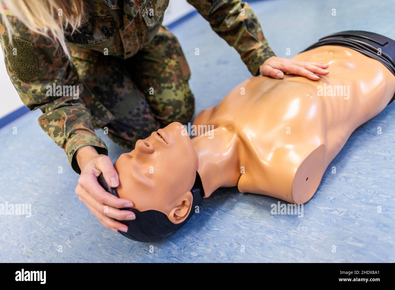Notfallmedizin, deutsches Militär, Crashtest-Dummy, Notfallmedizin, deutsche Militärs, Truppen, Crash-Test-Dummies Stockfoto