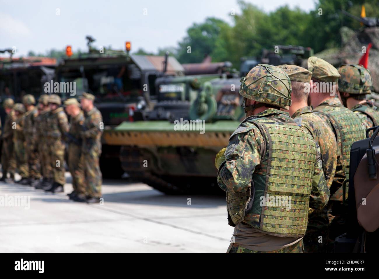 deutsche-armeeuniformen-fotos-und-bildmaterial-in-hoher-aufl-sung-alamy