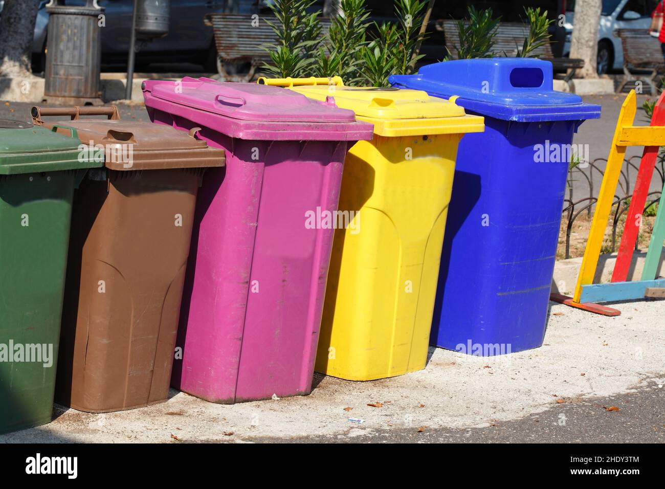 Abfalltrennung, Mülleimer, Abfalltrennungen, Mülleimer Stockfoto