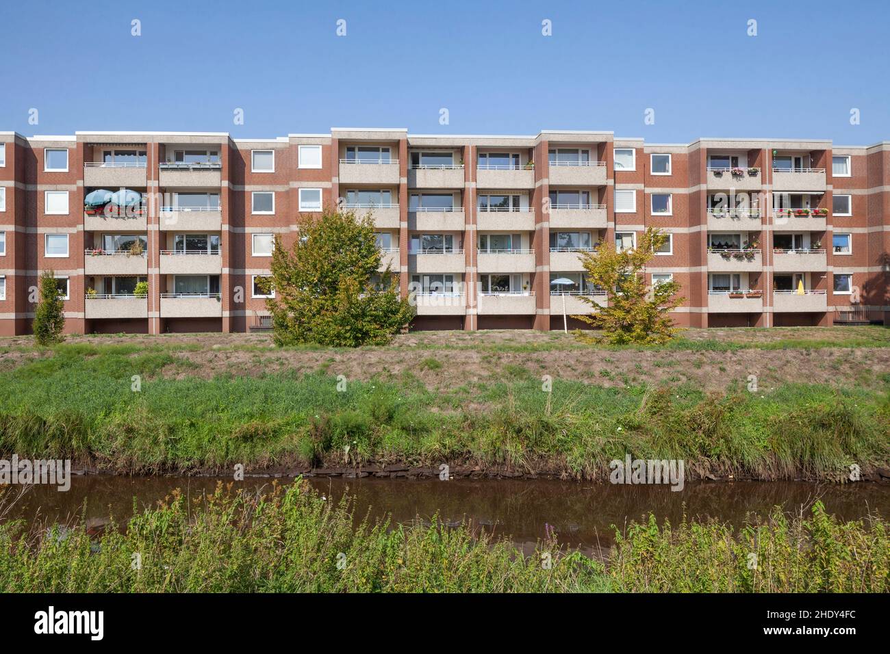 Mehrfamilienhaus, Wohnung, Mietshaus, Mehrfamilienhaus, Wohnungen, Mietskaserne Stockfoto