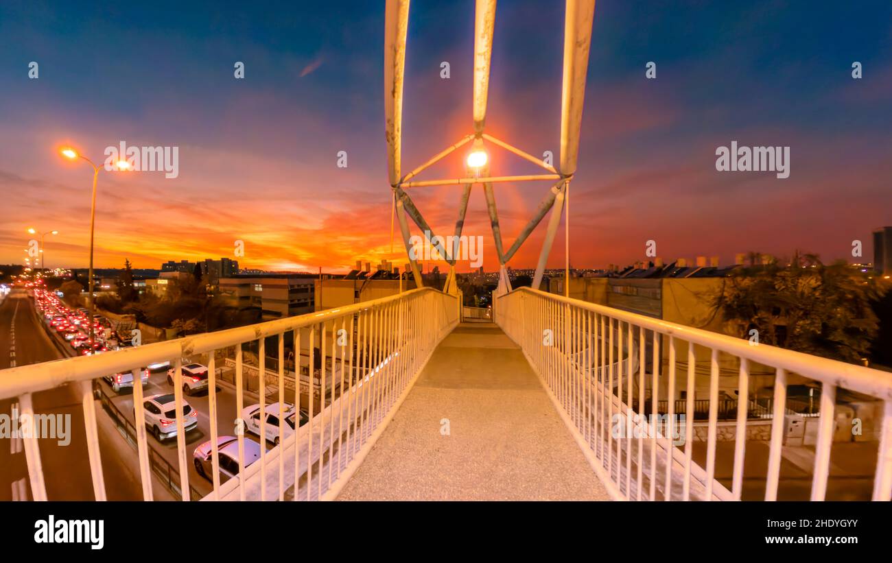 New York City - Sonnenuntergang über Manhattan mit Brooklyn und Manhattan Bridge Stockfoto