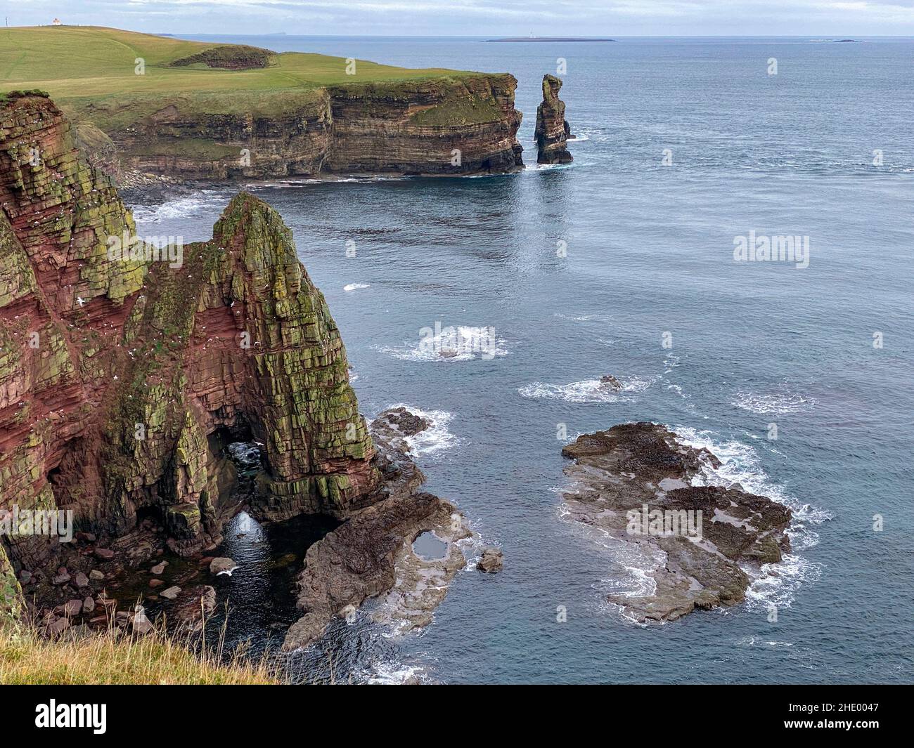Duncansby Head, der nordöstlichste Teil des schottischen und britischen Hauptlandes, etwas nordöstlich von John o' Groats in Caithness, nordöstlich Stockfoto
