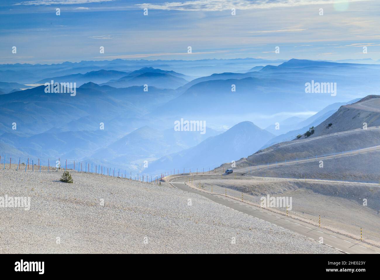 Frankreich, Vaucluse, regionaler Naturpark Mont Ventoux, Bedoin, Mont Ventoux, Südseite, Straße D974 // Frankreich, Vaucluse (84), Parc naturel régional du M Stockfoto