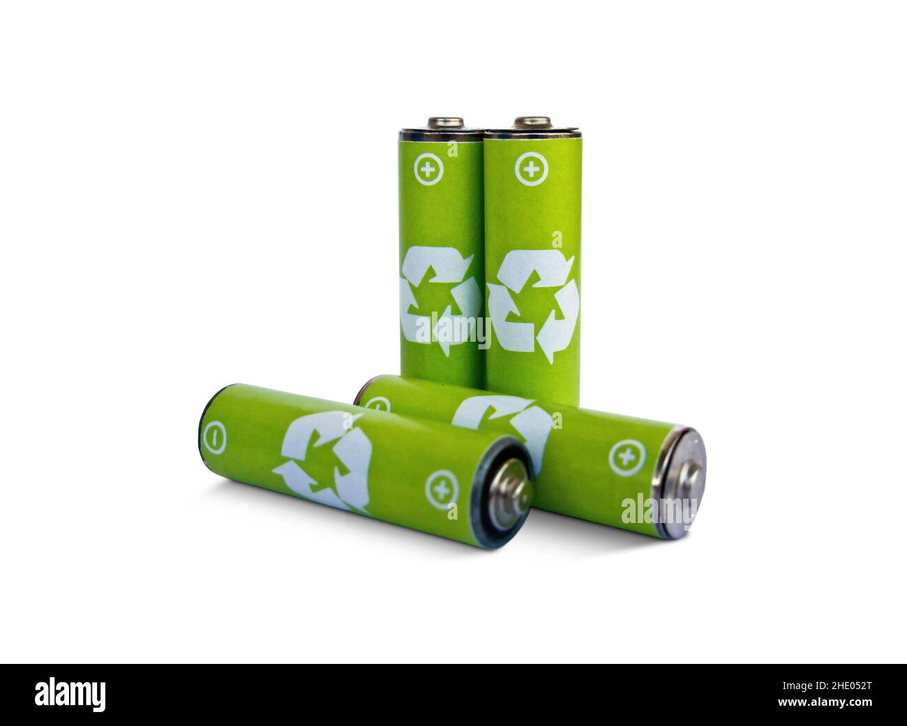 Batterien mit dem Recycling-Logo auf weißem Hintergrund isoliert Stockfoto