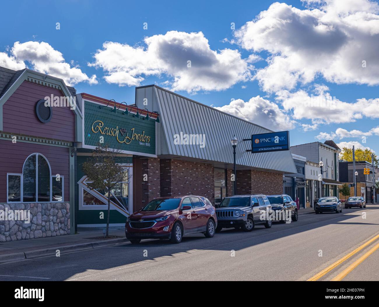 Cheboygan, Michigan, USA - 23. Oktober 2021: Das alte Geschäftsviertel an der Mian Street Stockfoto