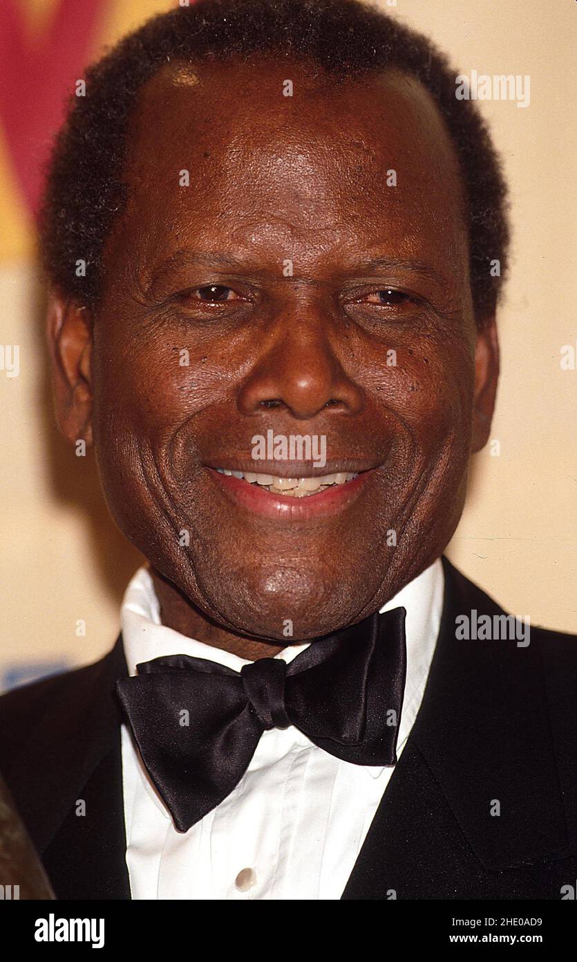 K18209RHARV: 3/12/2000.THE SCREEN ACTOR GILDE AWARDS IN LOS ANGELES, CA..SIDNEY POITIER. ROGER HARVEY/ 2000(Kreditbild: Ã‚© Globe Photos/ZUMA Wire) Stockfoto