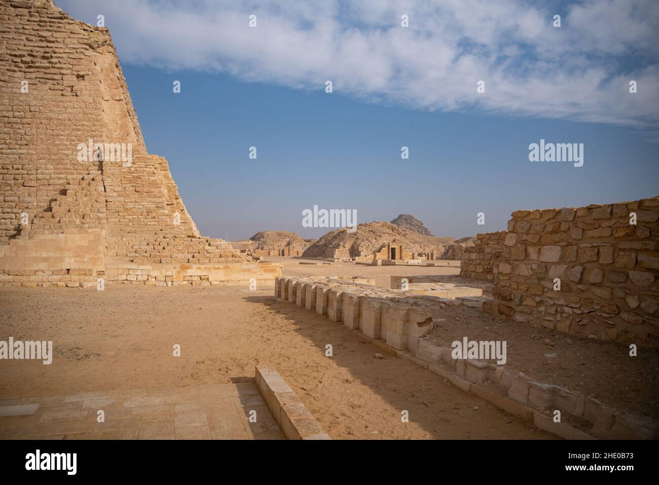 Tempelruinen rund um die Step Pyramide von Djoser in Saqqara, ein archäologischer Überbleib in der Saqqara Nekropole, Ägypten Stockfoto