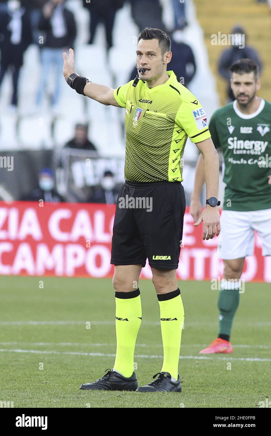 La Spezia, Italien. 06th Januar 2022. La Spezia (SP), Italia, 06 Gennaio 2022, stadio Alberto Picco, 20Â giornata Campionato Serie A Tim 2021/2022, incontro tra le squadre dello Spezia FC e dell'Hellas Verona, nella foto: l'Arbitro Mariani Credit: Independent Photo Agency/Alamy Live News Stockfoto