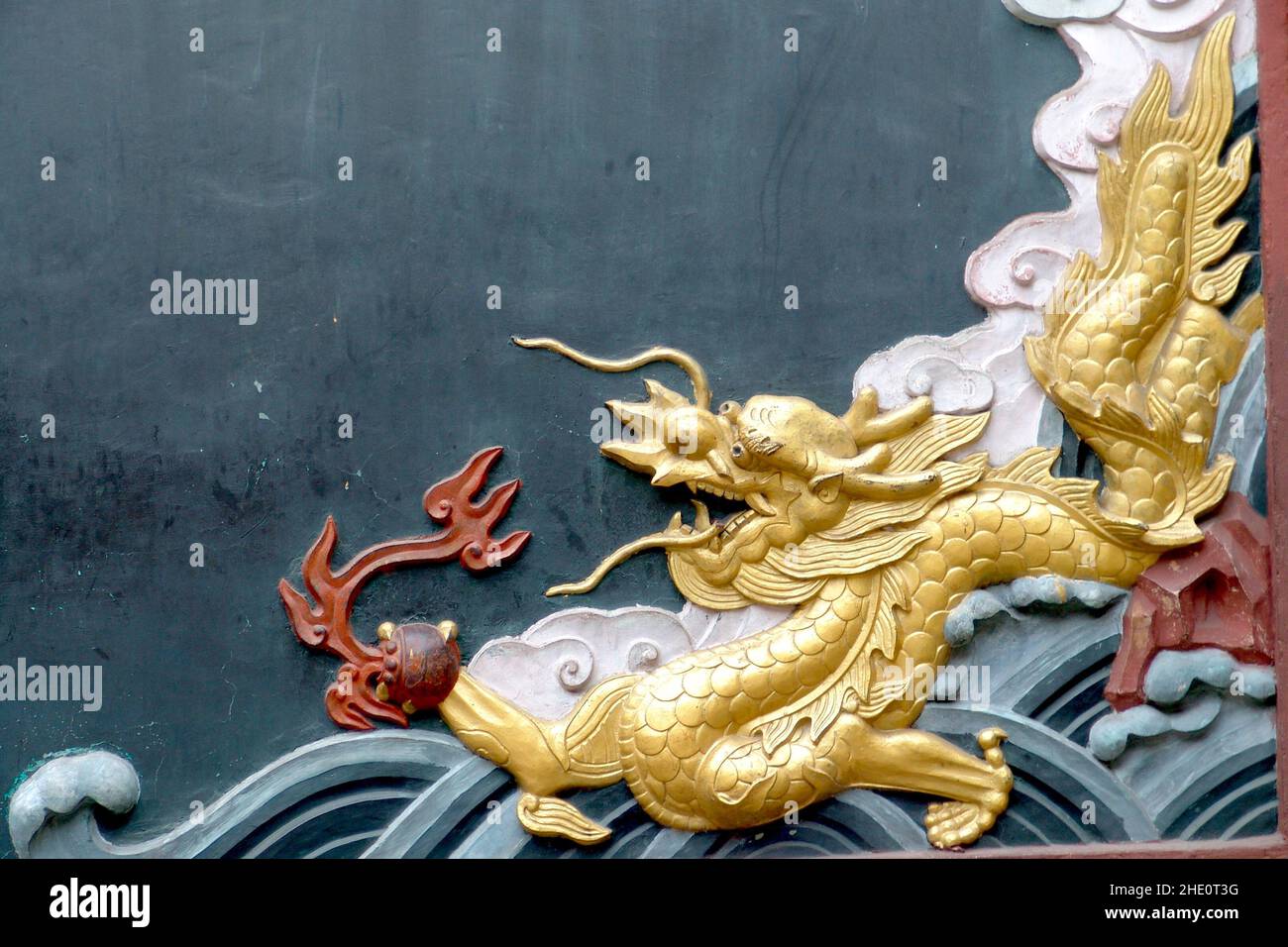 Nahaufnahme einer chinesischen Drachenskulptur Stockfoto