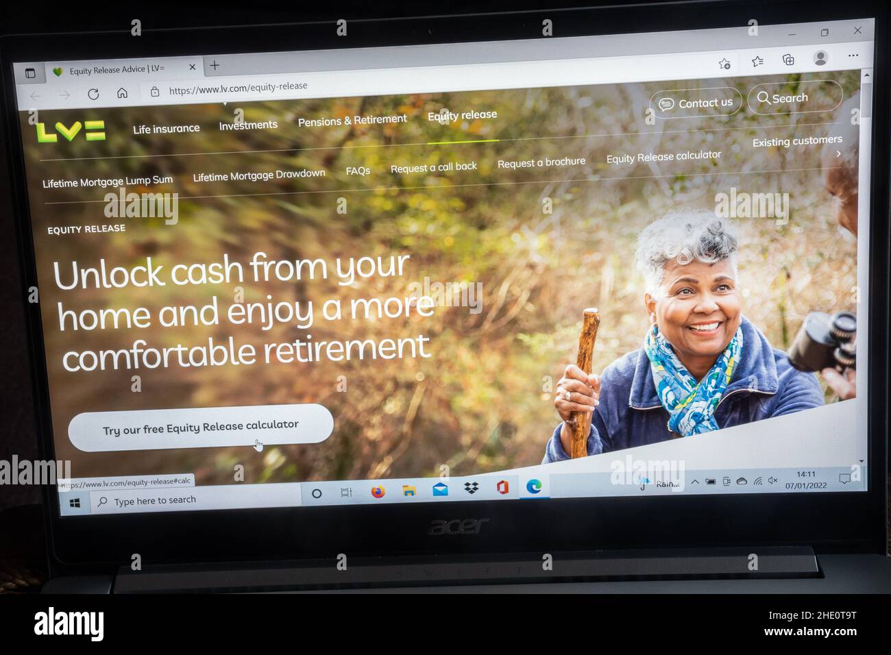 LV= Website der Versicherungsgesellschaft Liverpool Victoria auf einem Laptop-Bildschirm, Großbritannien. Aktienfreigabe Pensionierung Seite. Stockfoto