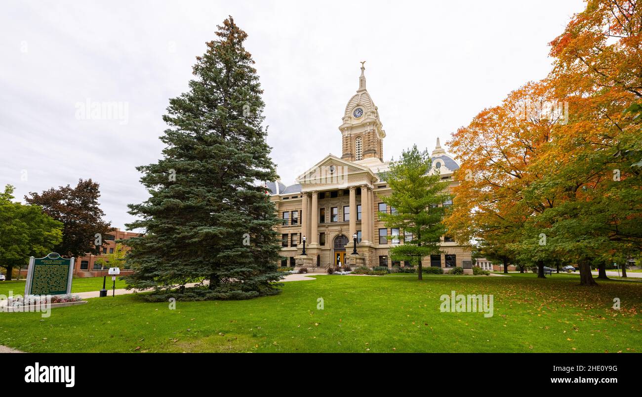 Mason, Michigan, USA - 24. Oktober 2021: Das Ingham County Courthouse Stockfoto