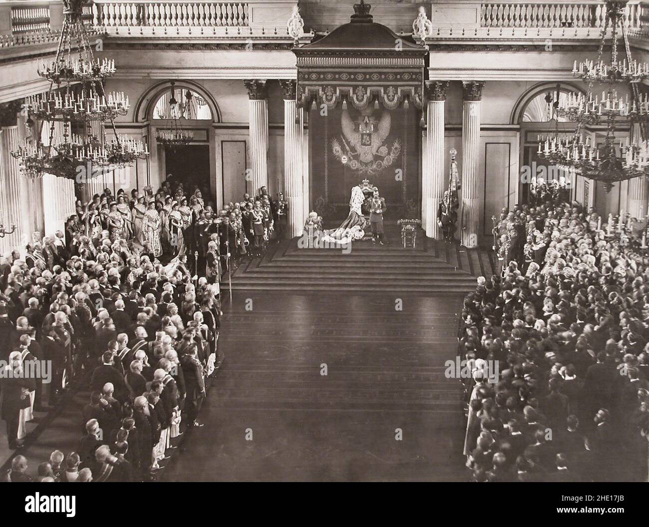 Die Romanow-Dynastie – Zar Nikolaus II. Eröffnet die Duma, die gewählte repräsentative Regierung. Nicholja erlaubte die Bildung der Duma in der Hoffnung, dass sie die Unruhen beenden würde, aber es war zu wenig zu spät Stockfoto